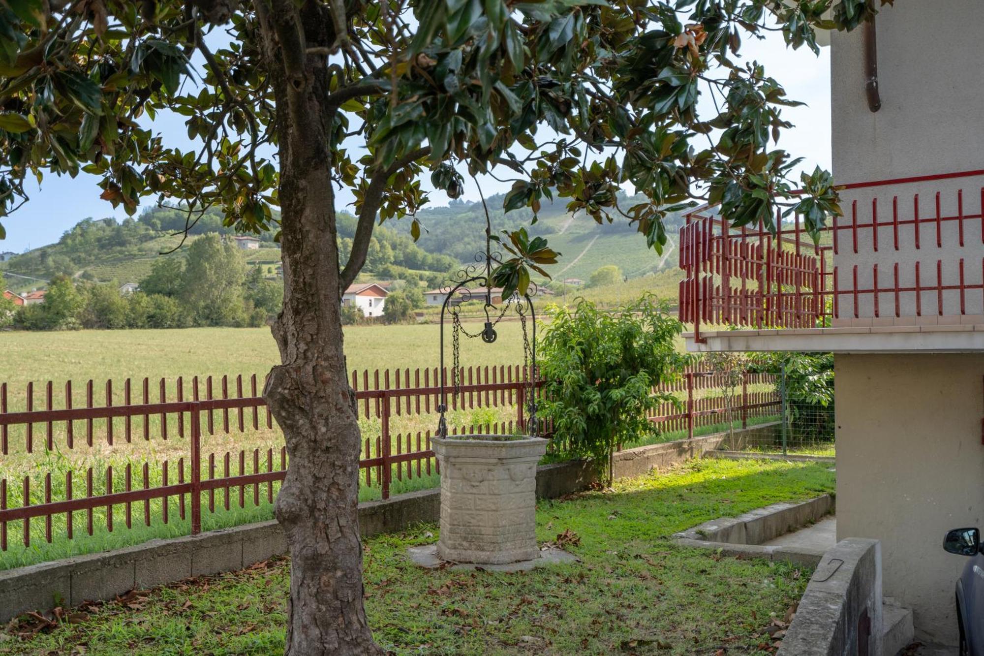 Private Parking, With Hill View Apartamento Alba  Exterior foto